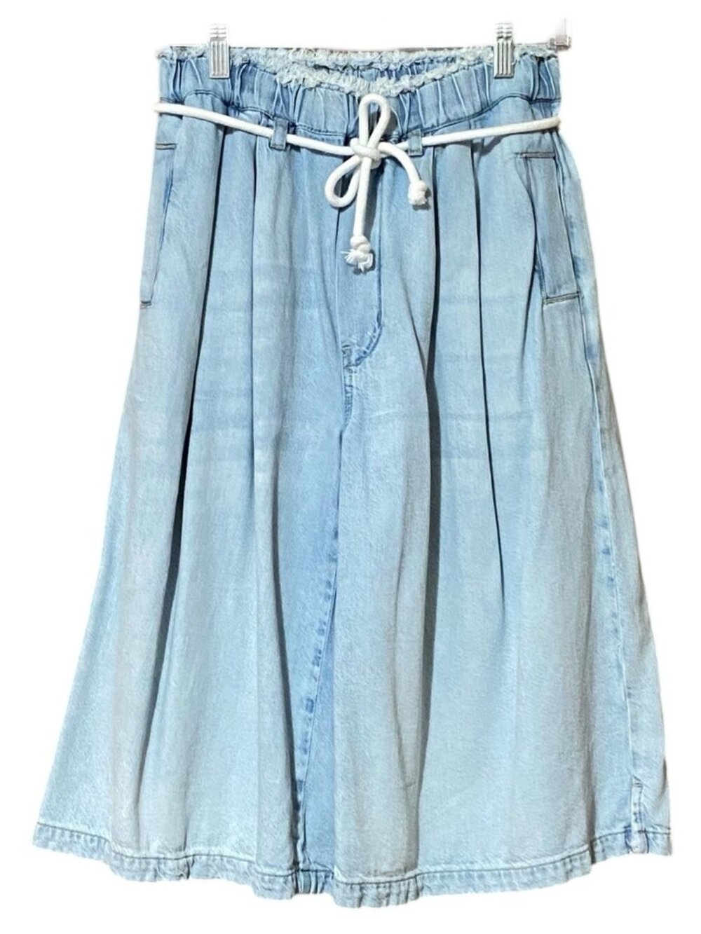 SOLD!! DO NOT BUY!! Pilcro Light Wash Denim Culotte Jeans XS EUC Coastal Casual